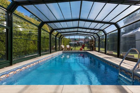 Pool Enclosure Cleaning